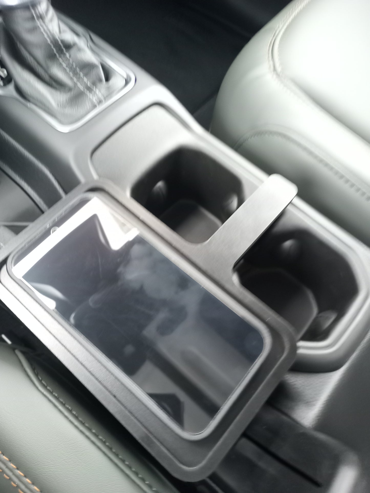 Jeep Wrangler/Gladiator Wireless Charging Tray (black)