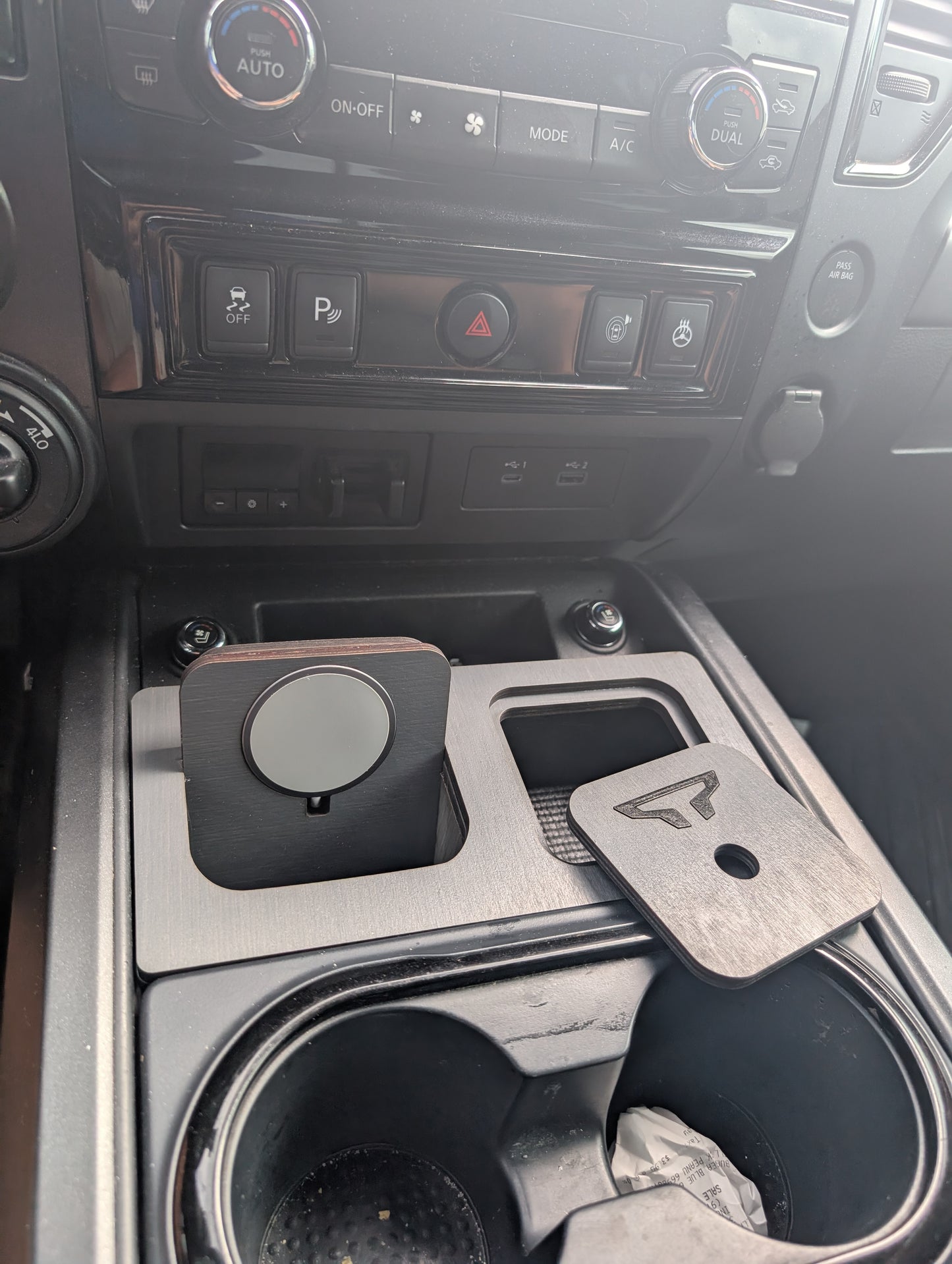 Single Slotter - Charger and Cupholder